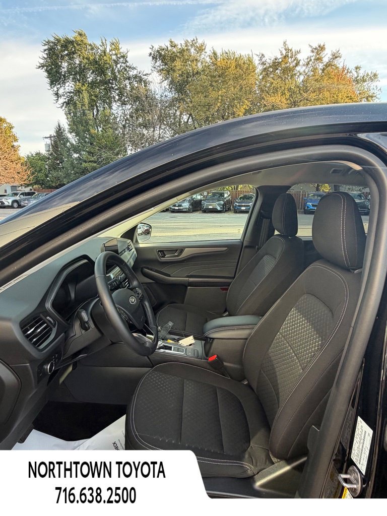 Used 2023 Ford Escape Active w/ Cold Weather Package FWD image 12