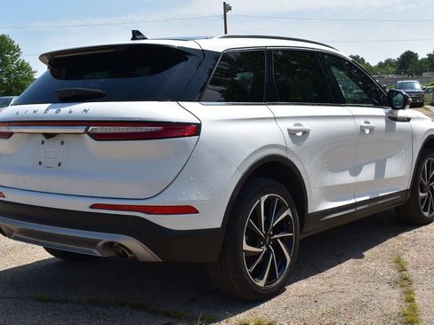 Used 2023 Lincoln Corsair Reserve w/ Equipment Group 201A AWD/4WD image 5