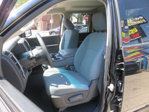 Used 2019 RAM 1500 Express w/ Express Value Package AWD/4WD image 10