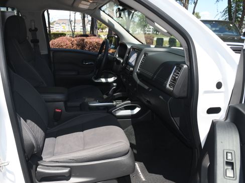 Used 2023 Nissan Frontier SV RWD image 19