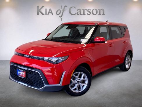 Certified 2025 Kia Soul LX w/ LX Technology Package FWD image 1
