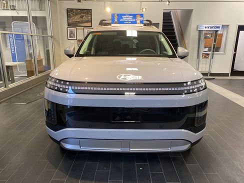 New 2026 Hyundai Ioniq 9 SE image 3