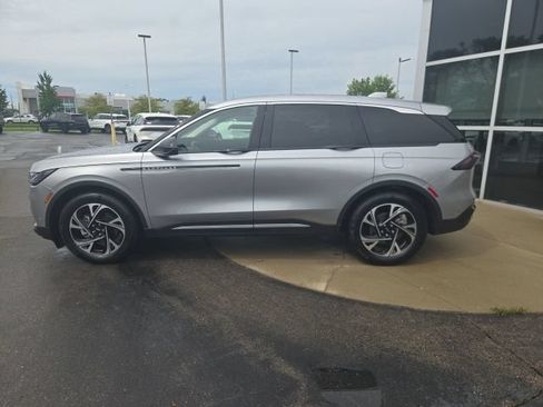 Used 2024 Lincoln Nautilus Premier w/ Equipment Group 102A AWD/4WD image 4