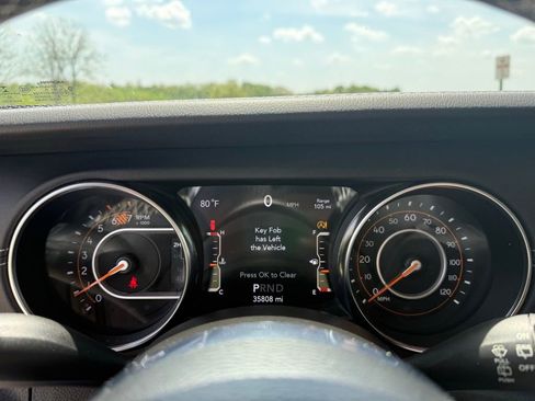 Used 2021 Jeep Wrangler Unlimited Sahara AWD/4WD image 33