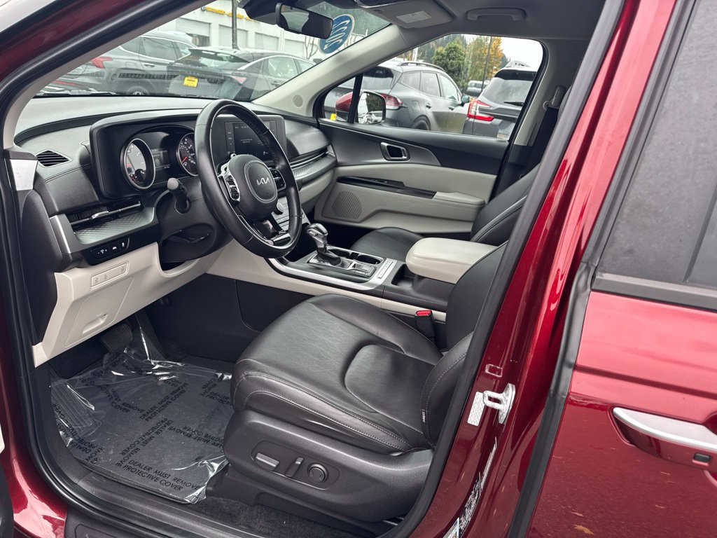 Certified 2022 Kia Carnival LX FWD image 11