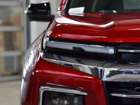 New 2026 Chevrolet Traverse LT w/ Driver Confidence Package FWD image 12