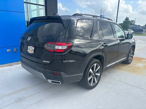 Used 2024 Honda Pilot Touring image 4