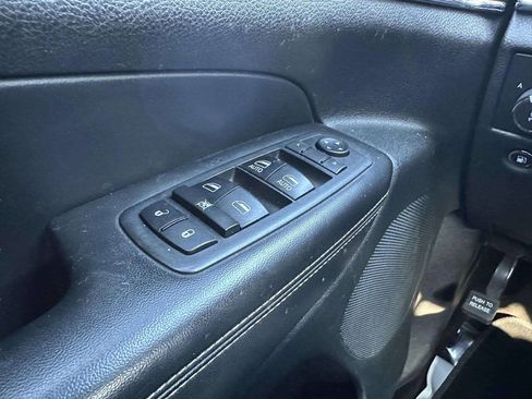 Used 2014 Jeep Grand Cherokee Limited image 28