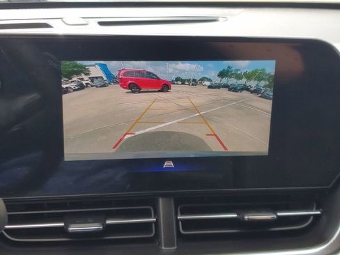 Used 2025 Chevrolet Trax LT w/ Driver Confidence Package image 25