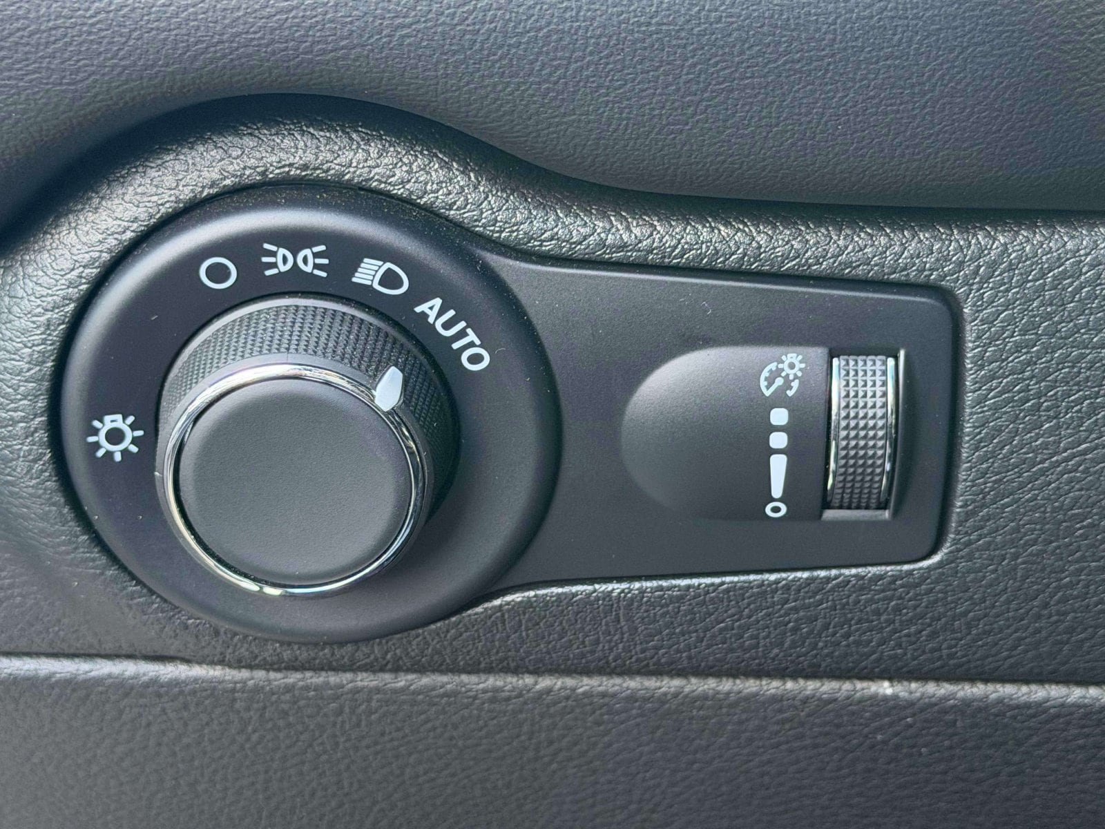 Used 2025 Dodge Durango R/T AWD/4WD image 20