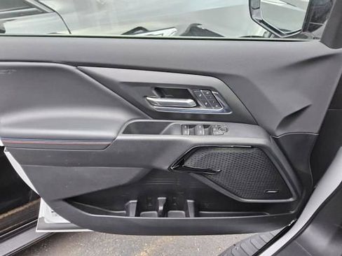 Certified 2025 Chevrolet Silverado EV RST AWD/4WD image 16