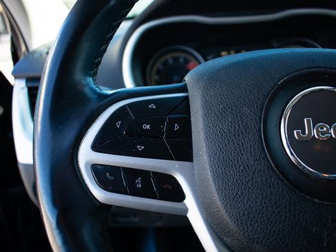 Used 2018 Jeep Cherokee Latitude Plus image 18
