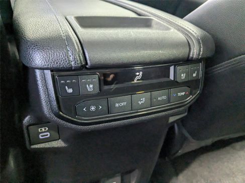 Used 2024 Toyota Grand Highlander Platinum image 31