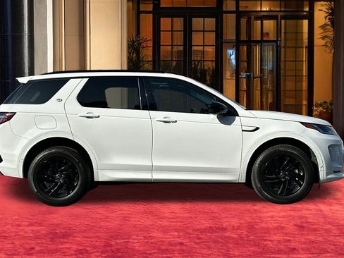 Used 2024 Land Rover Discovery Sport S image 9