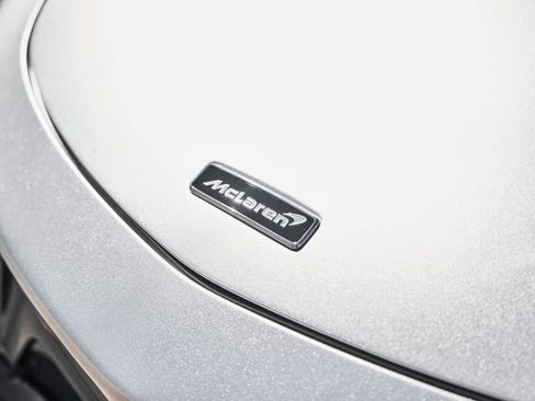 Used 2023 McLaren Artura RWD image 8