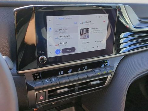 Certified 2025 Toyota Camry SE image 11