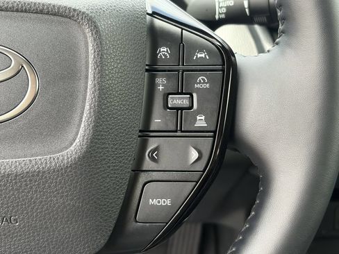 Certified 2026 Toyota Prius XLE FWD image 36