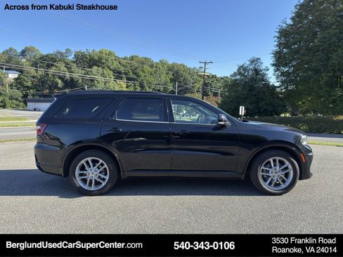 Used 2023 Dodge Durango GT image 3