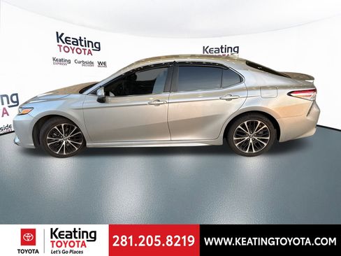 Used 2020 Toyota Camry SE image 6