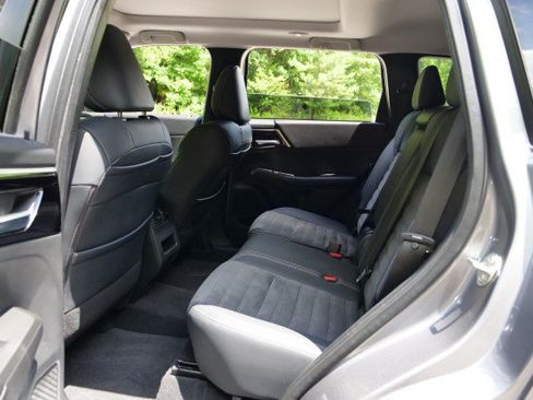 Used 2022 Mitsubishi Outlander SE FWD image 27