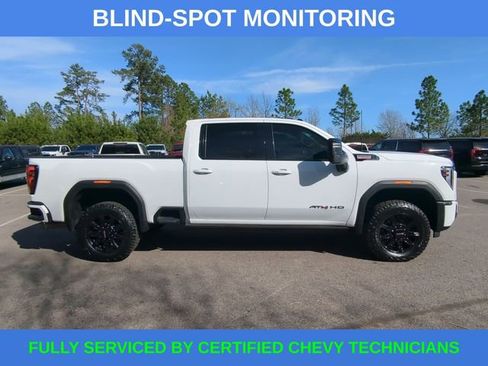 Used 2024 GMC Sierra 2500 AT4 w/ AT4 Premium Plus Package image 3