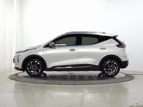 Used 2022 Chevrolet Bolt EUV Premier w/ Sun & Sound Package image 5