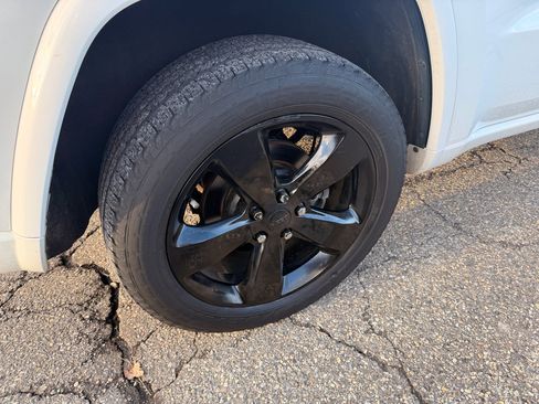 Used 2015 Jeep Grand Cherokee Altitude image 22