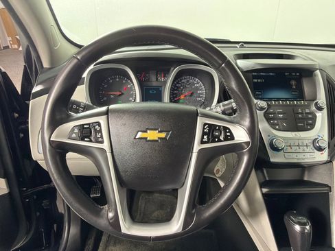 Used 2017 Chevrolet Equinox Premier w/ Enhanced Convenience Package FWD image 13