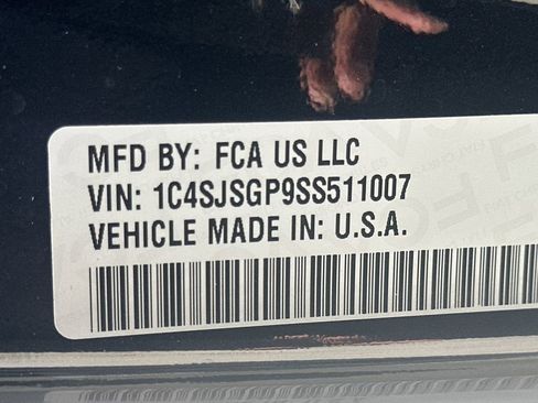 Used 2025 Jeep Grand Wagoneer L Series III w/ Rear Seat Video Group 1 AWD/4WD image 35