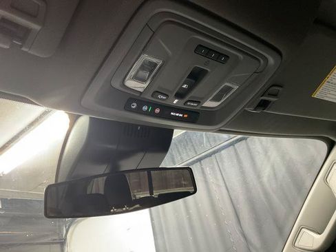 Used 2025 Chevrolet Silverado 3500 LT AWD/4WD image 27