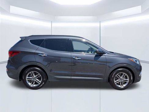 Used 2018 Hyundai Santa Fe Sport FWD image 3