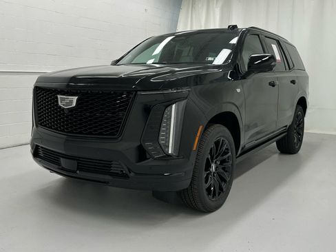Used 2026 Cadillac Escalade Platinum Sport w/ LPO, ONYX Package AWD/4WD image 4