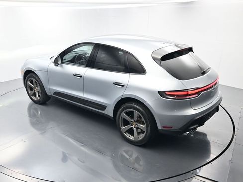 Certified 2022 Porsche Macan image 36