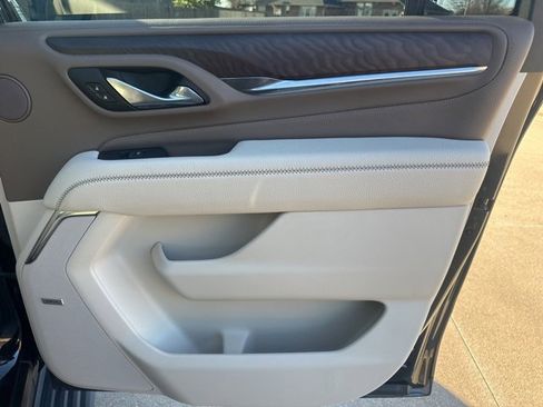 Used 2023 GMC Yukon XL Denali image 29