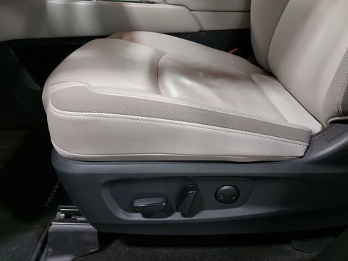 Used 2024 Nissan Pathfinder SL image 30