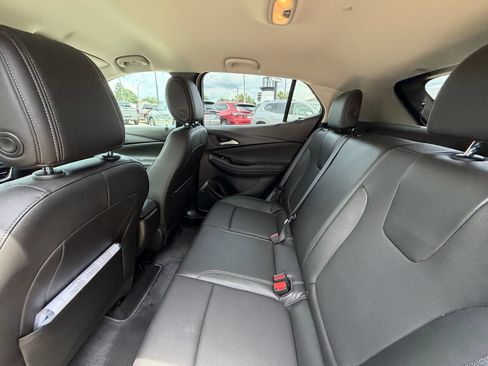 Used 2024 Buick Encore GX Sport Touring FWD image 5