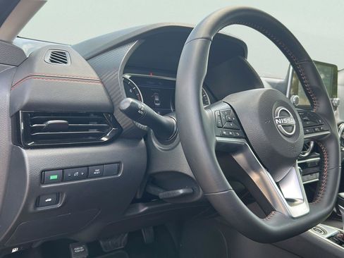 Used 2025 Nissan Sentra SR w/ Midnight Edition FWD image 12