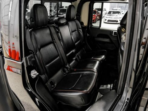 Used 2020 Jeep Gladiator Rubicon w/ Dual Top Group AWD/4WD image 46