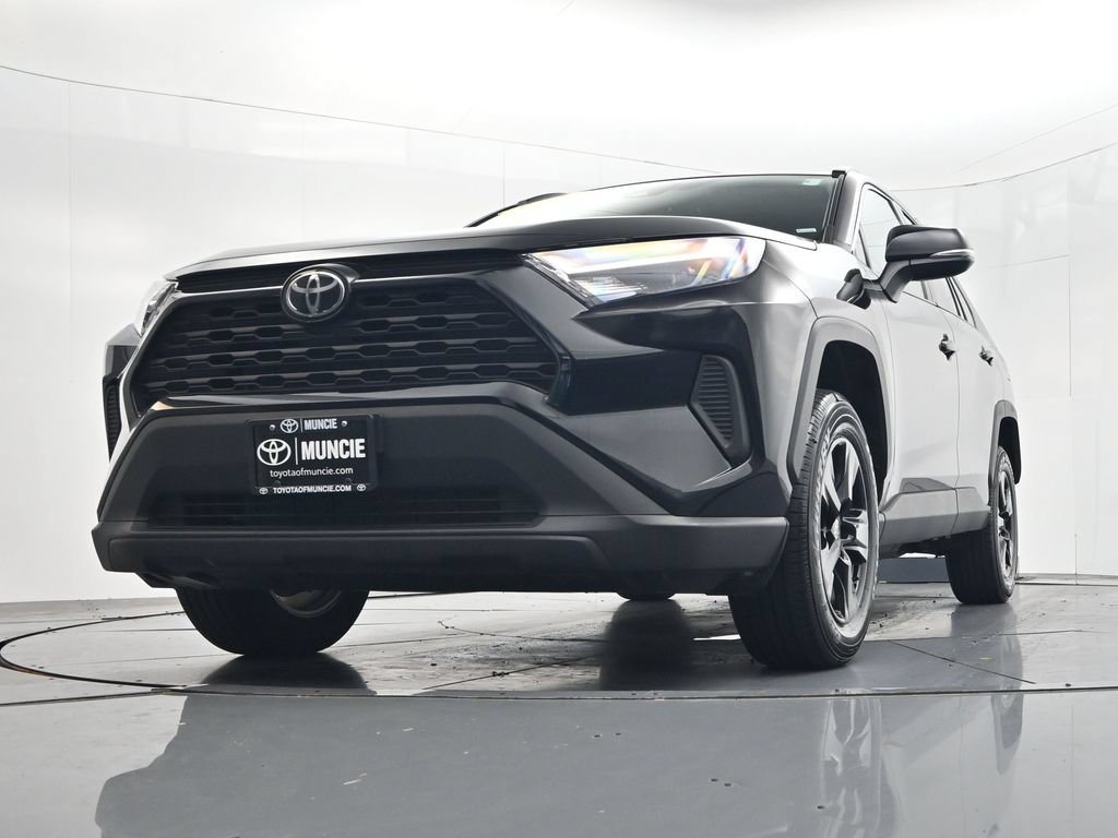 Used 2025 Toyota RAV4 XLE AWD/4WD image 41