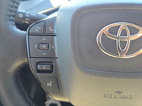 Used 2025 Toyota Prius XLE image 30