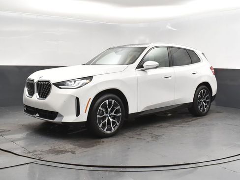 New 2026 BMW X3 xDrive30 w/ Premium Package image 3