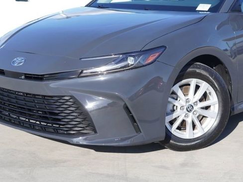Used 2025 Toyota Camry LE FWD image 5