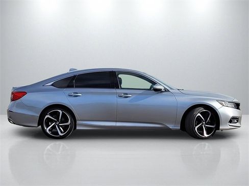 Used 2018 Honda Accord Sport image 3