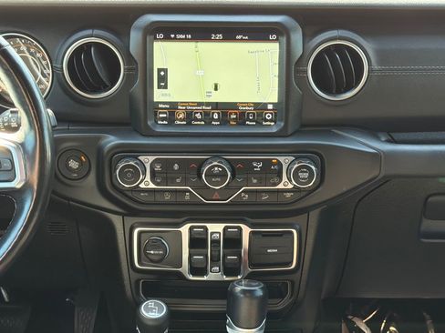 Used 2021 Jeep Wrangler Unlimited Sahara image 11