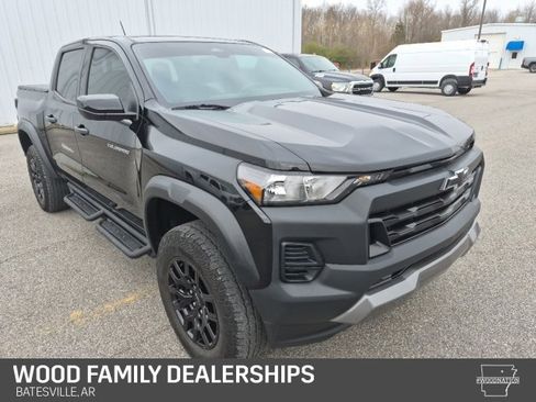 Used 2023 Chevrolet Colorado Trail Boss w/ Advanced Trailering Package image 3
