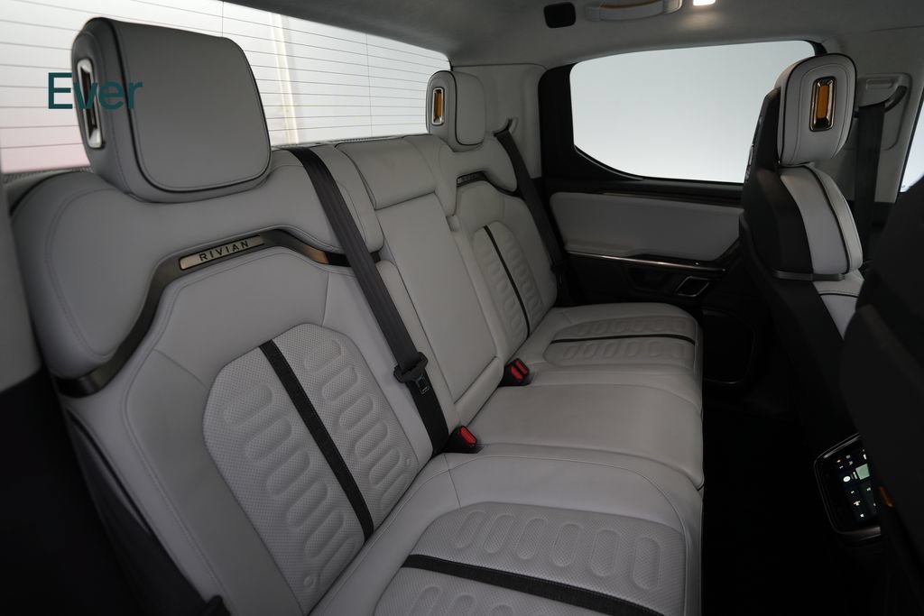 Used 2022 Rivian R1T Adventure AWD/4WD image 5