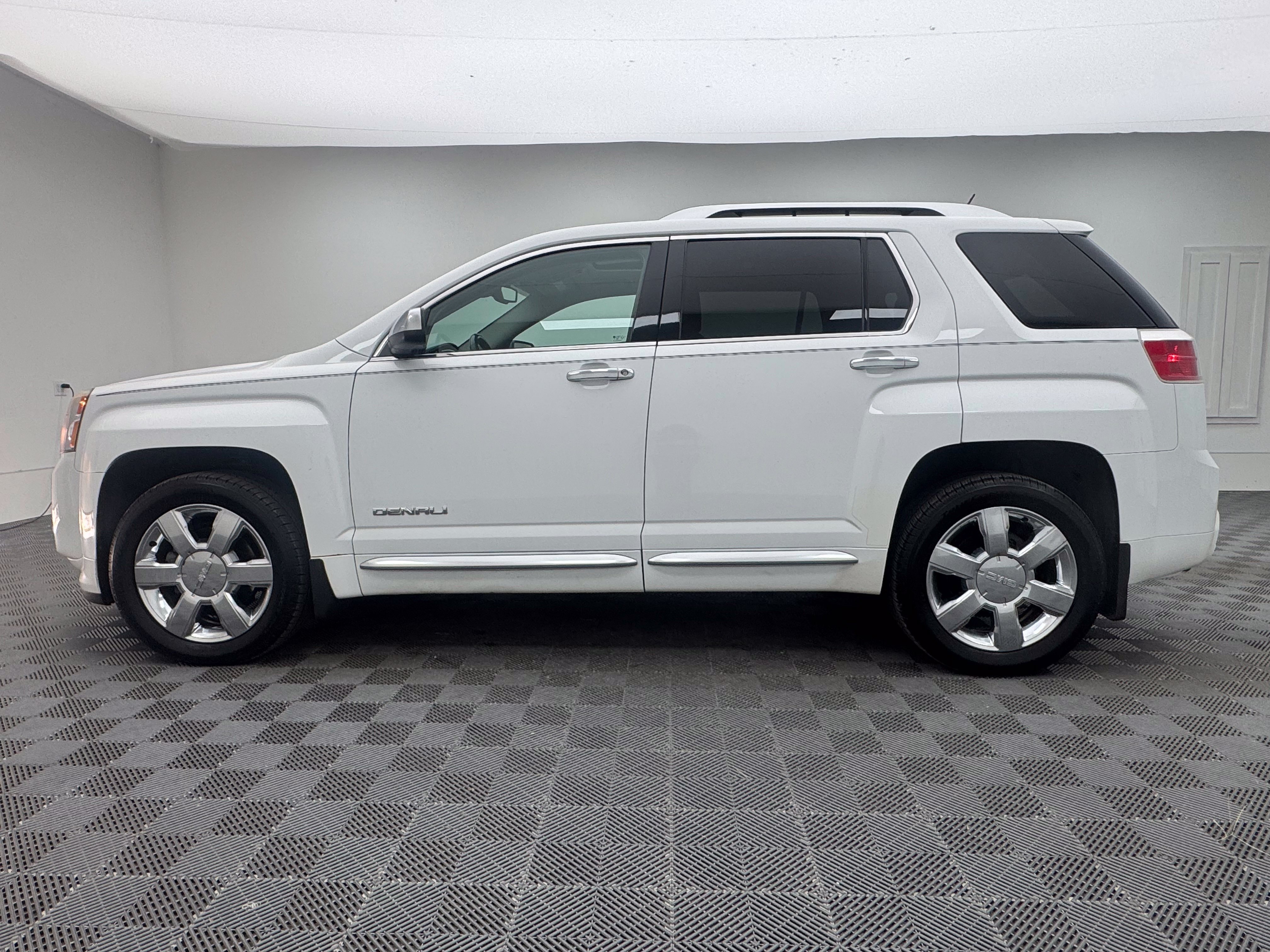 Used 2013 GMC Terrain Denali w/ LPO, Protection Package AWD/4WD image 12