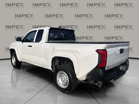 Used 2025 Toyota Tacoma SR image 3