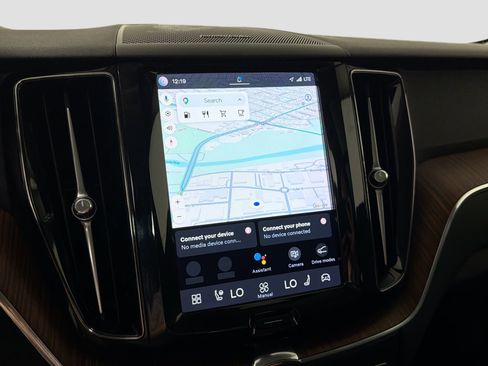 Used 2023 Volvo XC60 B5 Plus w/ Climate Package AWD/4WD image 13