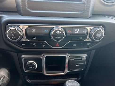 Used 2023 Jeep Wrangler Sport image 12